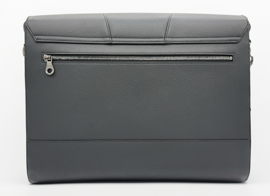 Holiday Pre-Order: Milano Messenger – Nero (Limited Edition)