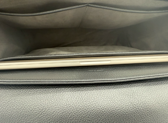 Holiday Pre-Order: Milano Messenger – Nero (Limited Edition)