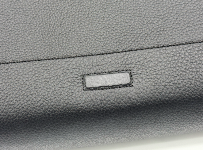 Holiday Pre-Order: Milano Messenger – Nero (Limited Edition)